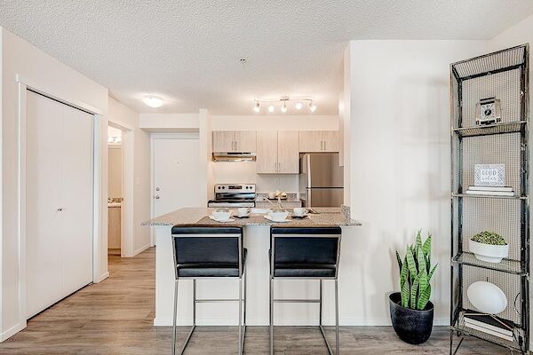 Cochrane 2 bedrooms Apartment for rent. Property photo: 733663-3