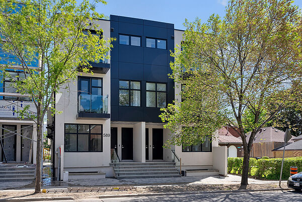 Toronto 2 bedrooms Townhouse for rent. Property photo: 733819-3