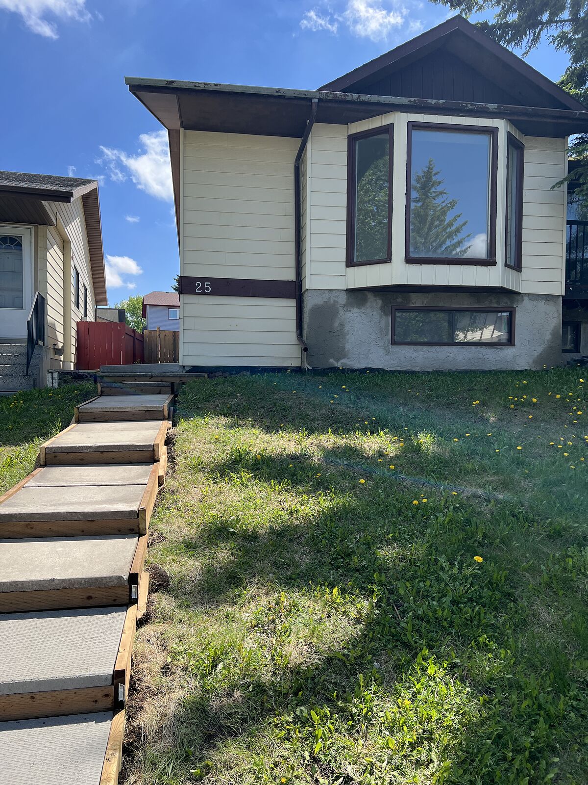 Calgary 4 bedrooms Duplex for rent. Property photo: 73401-1