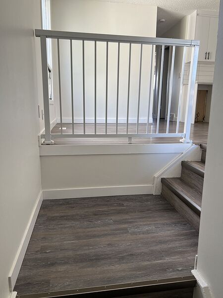 Calgary 4 bedrooms Duplex for rent. Property photo: 73401-2