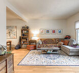 Bright clean upper level 3br 1,198 sqft with hardwood floors near parks + school