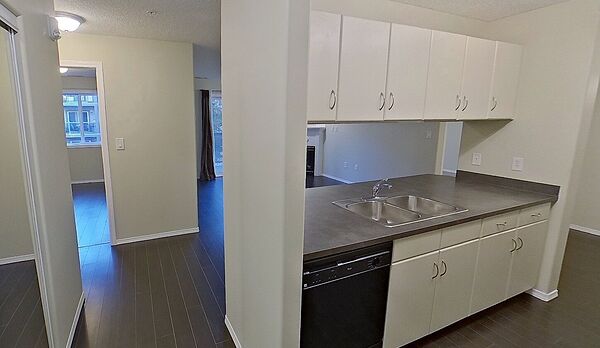 Edmonton 2 bedrooms Condo Unit for rent. Property photo: 734115-2