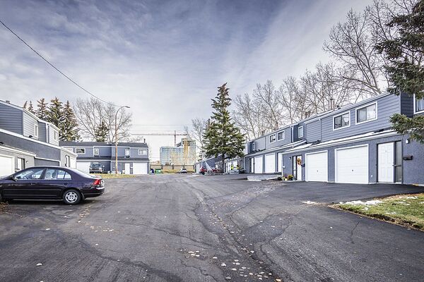 Calgary 3 bedrooms Townhouse for rent. Property photo: 734297-2