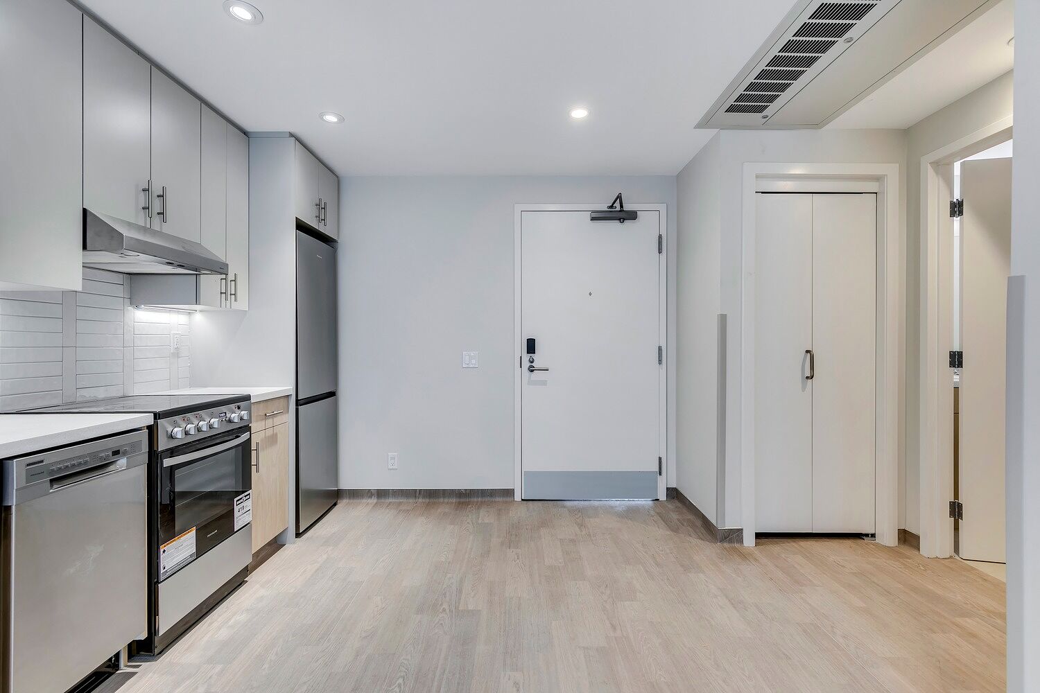 Calgary 1 + Den bedrooms Apartment for rent. Property photo: 734309-1