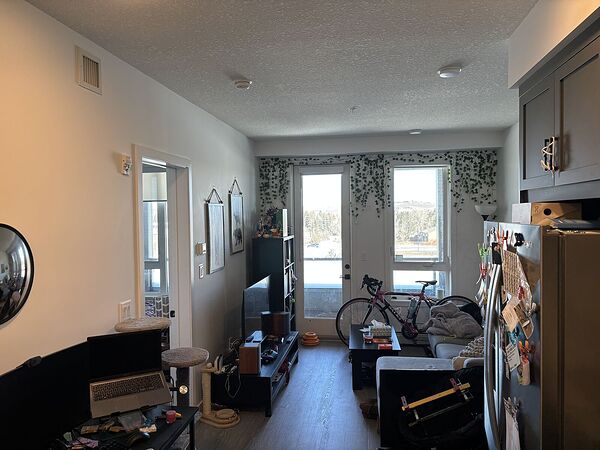 Calgary 1 bedroom Condo Unit for rent. Property photo: 734420-2