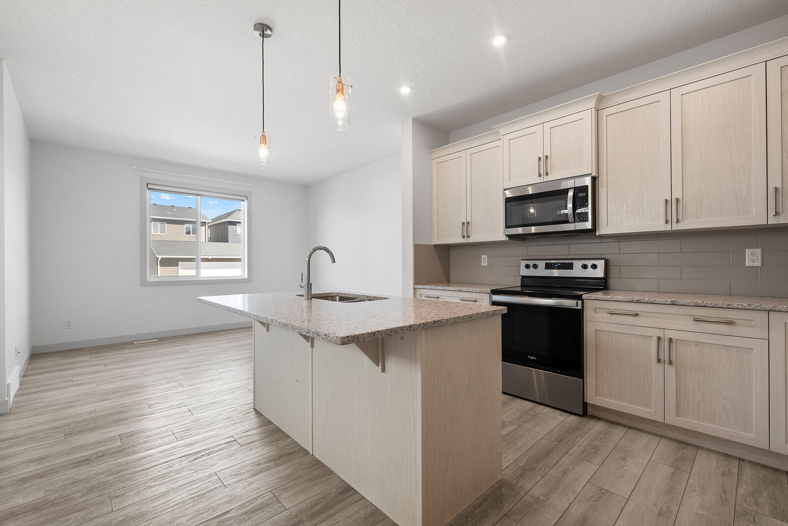 Calgary 4 bedrooms Duplex for rent. Property photo: 735662-1