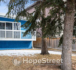 Renovated 2-Bed Main Floor Suite in North Glenmore Park!!
