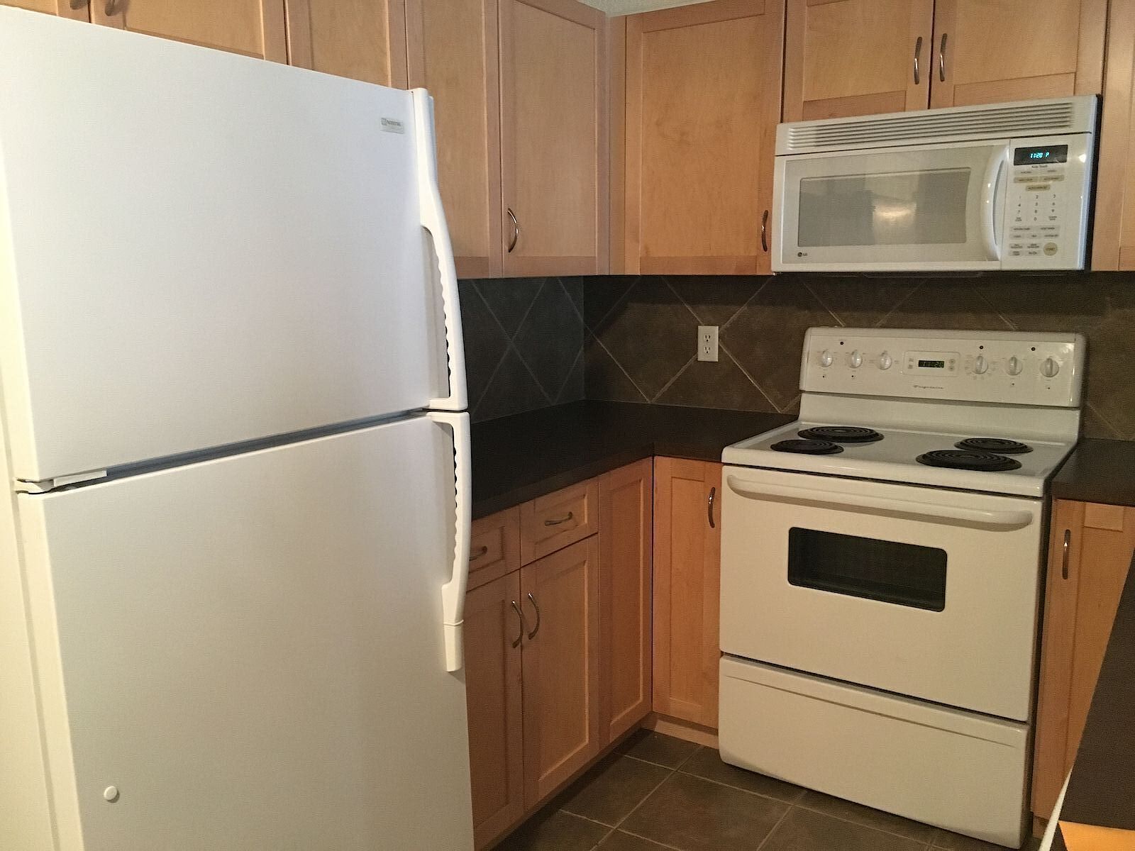 Calgary 1 bedroom Condo Unit for rent. Property photo: 735866-1
