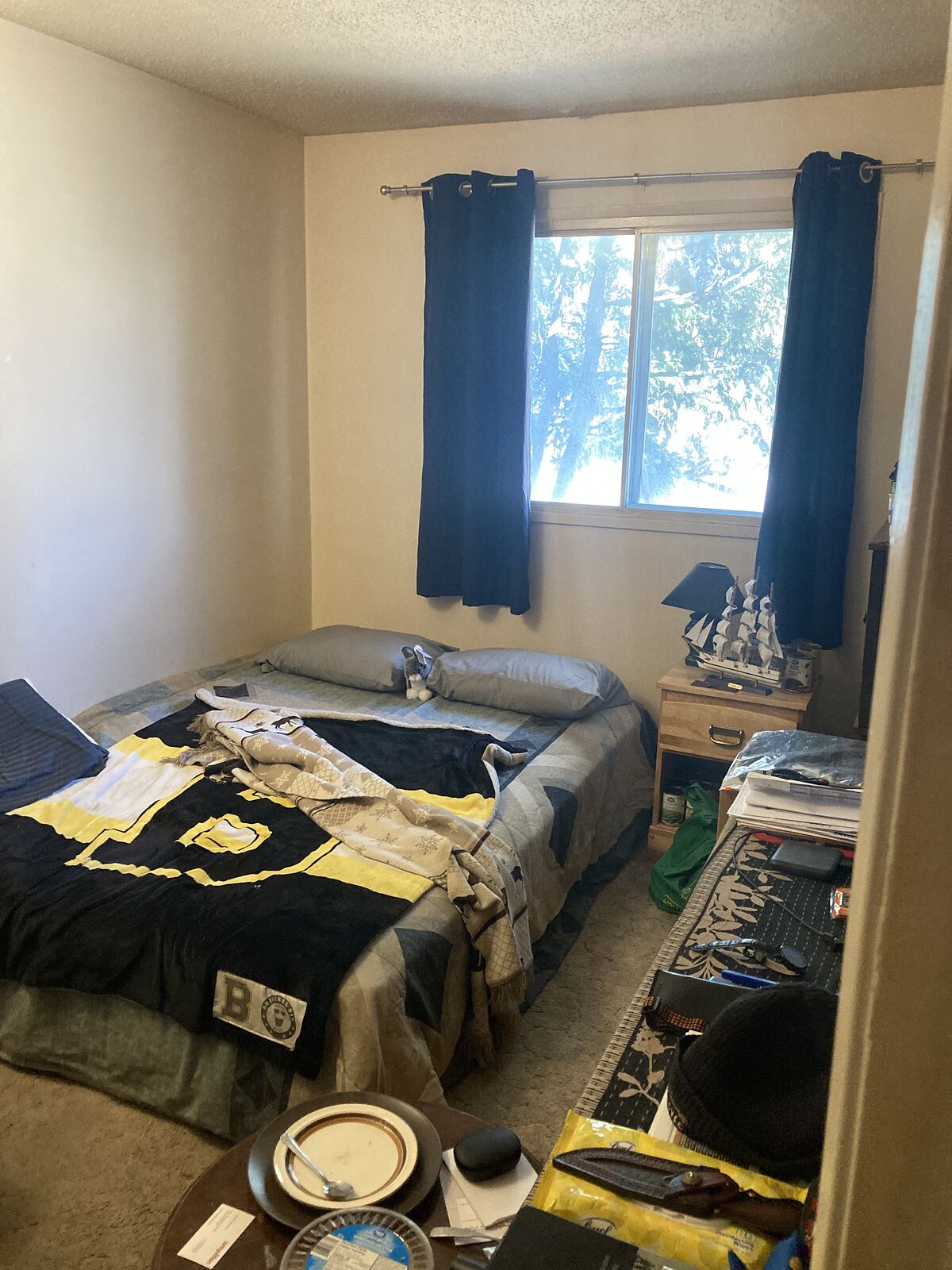 Calgary 5 bedrooms Room For Rent for rent. Property photo: 735915-1