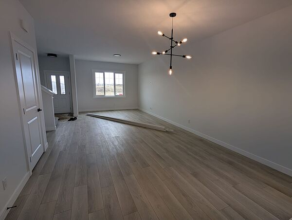 Calgary 3 bedrooms Duplex for rent. Property photo: 735984-3
