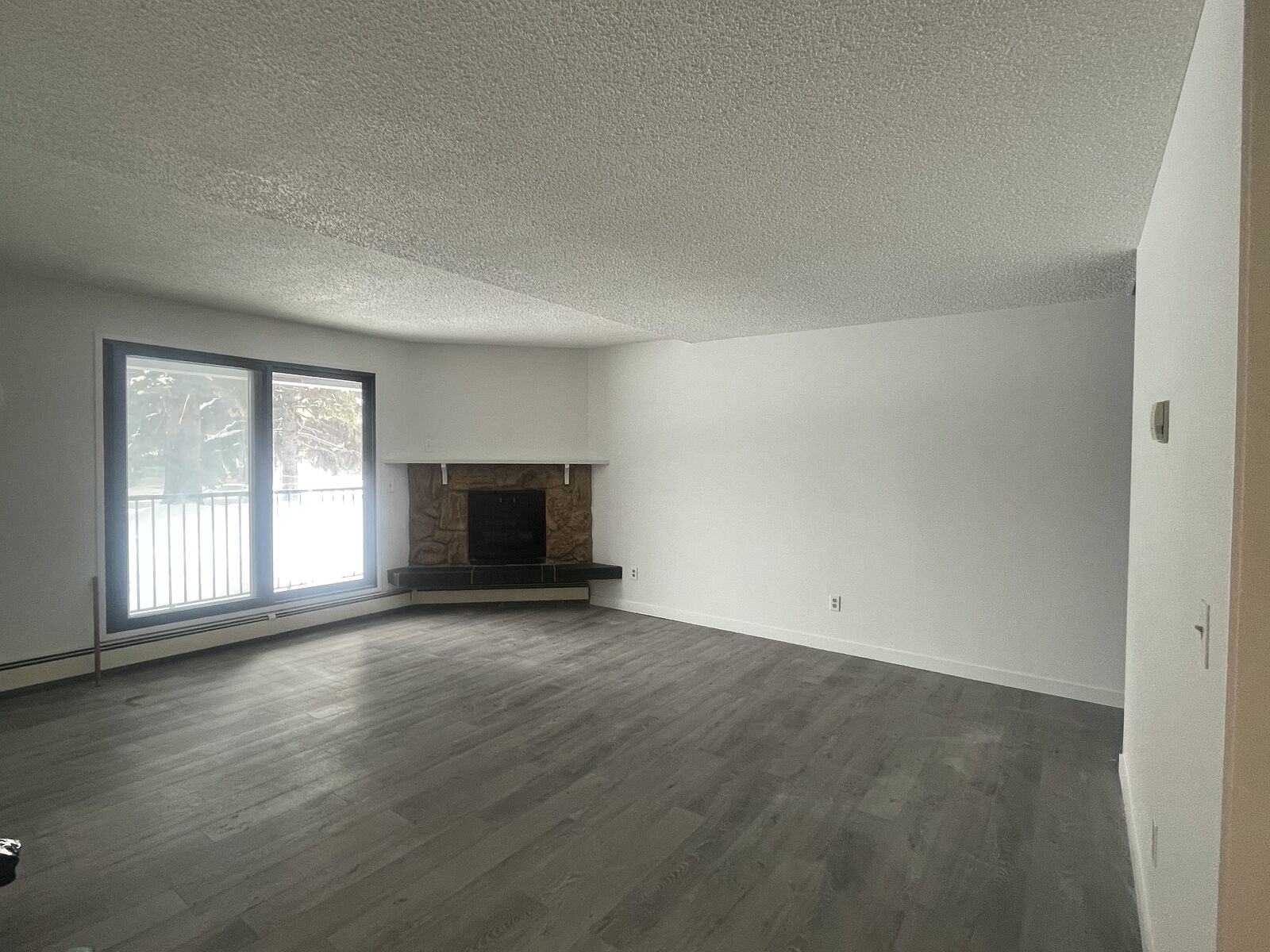 Calgary 2 bedrooms Condo Unit for rent. Property photo: 736234-1