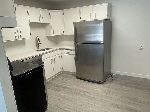 Calgary 2 bedrooms Condo Unit for rent. Property photo: 736234-2