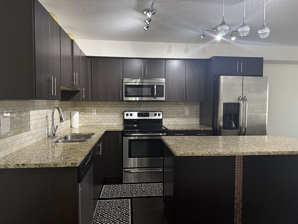 Calgary 1 bedroom Condo Unit for rent. Property photo: 736328-2