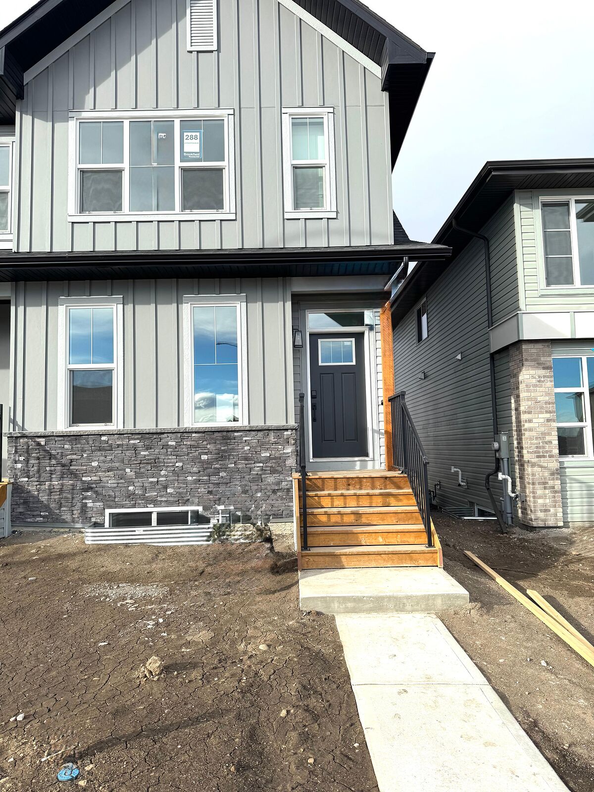 Calgary 3 + Den bedrooms Duplex for rent. Property photo: 736334-1