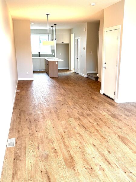 Calgary 3 + Den bedrooms Duplex for rent. Property photo: 736334-2