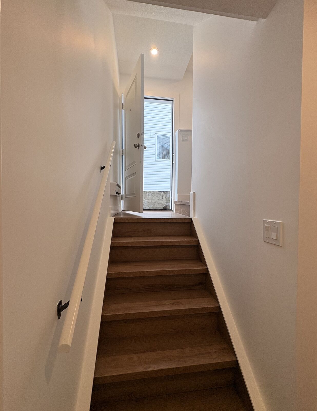Calgary 1 bedroom Basement for rent. Property photo: 736410-1