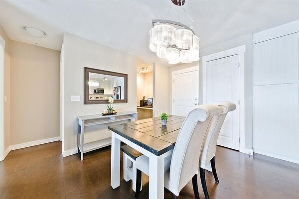 Calgary 2 bedrooms Condo Unit for rent. Property photo: 736473-2