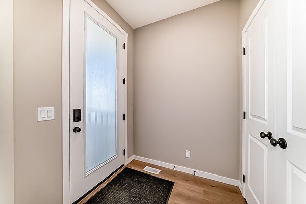 Calgary 3 bedrooms House for rent. Property photo: 736523-3