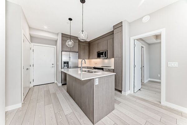 Calgary 2 bedrooms Condo Unit for rent. Property photo: 736605-3