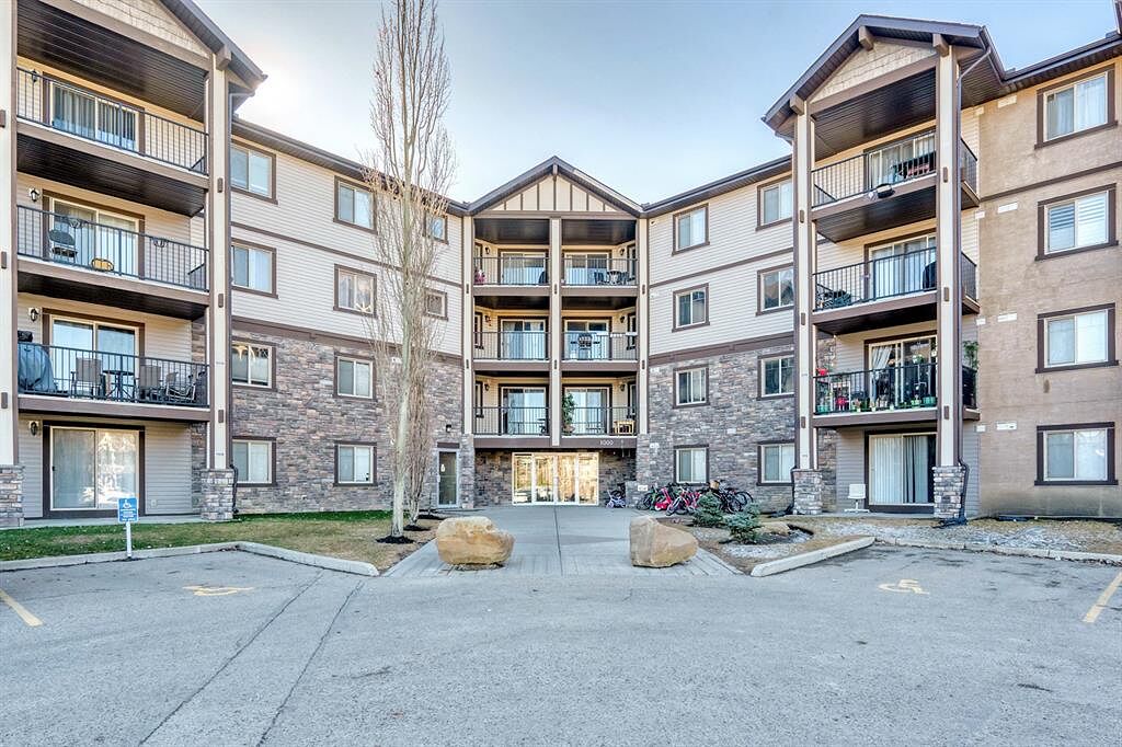Calgary 2 + Den bedrooms Condo Unit for rent. Property photo: 736653-1