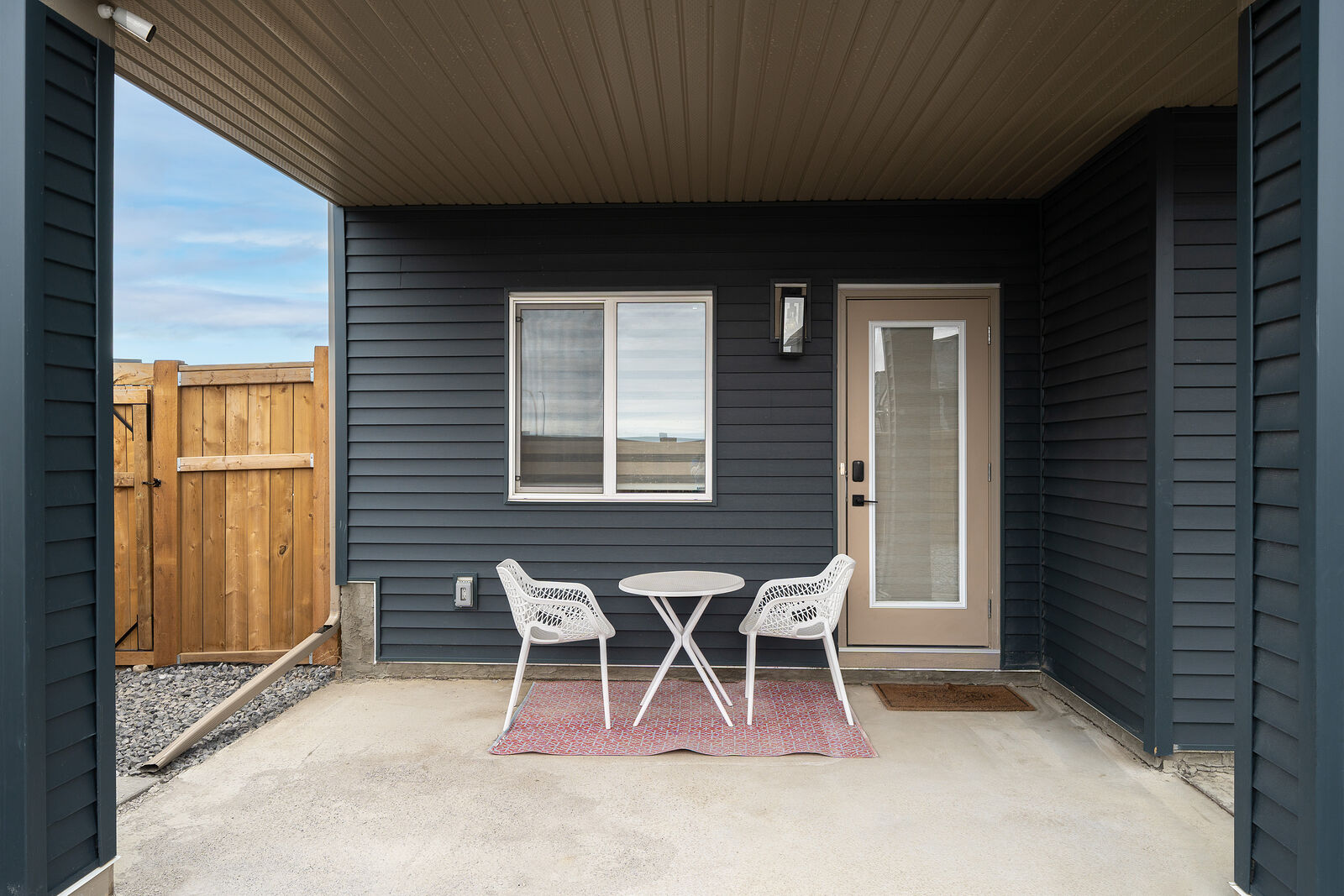Calgary 2 bedrooms Basement for rent. Property photo: 736769-1