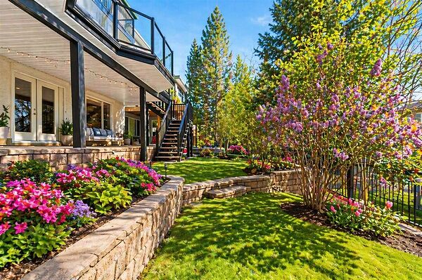 Calgary 5 + Den bedrooms House for rent. Property photo: 736804-3