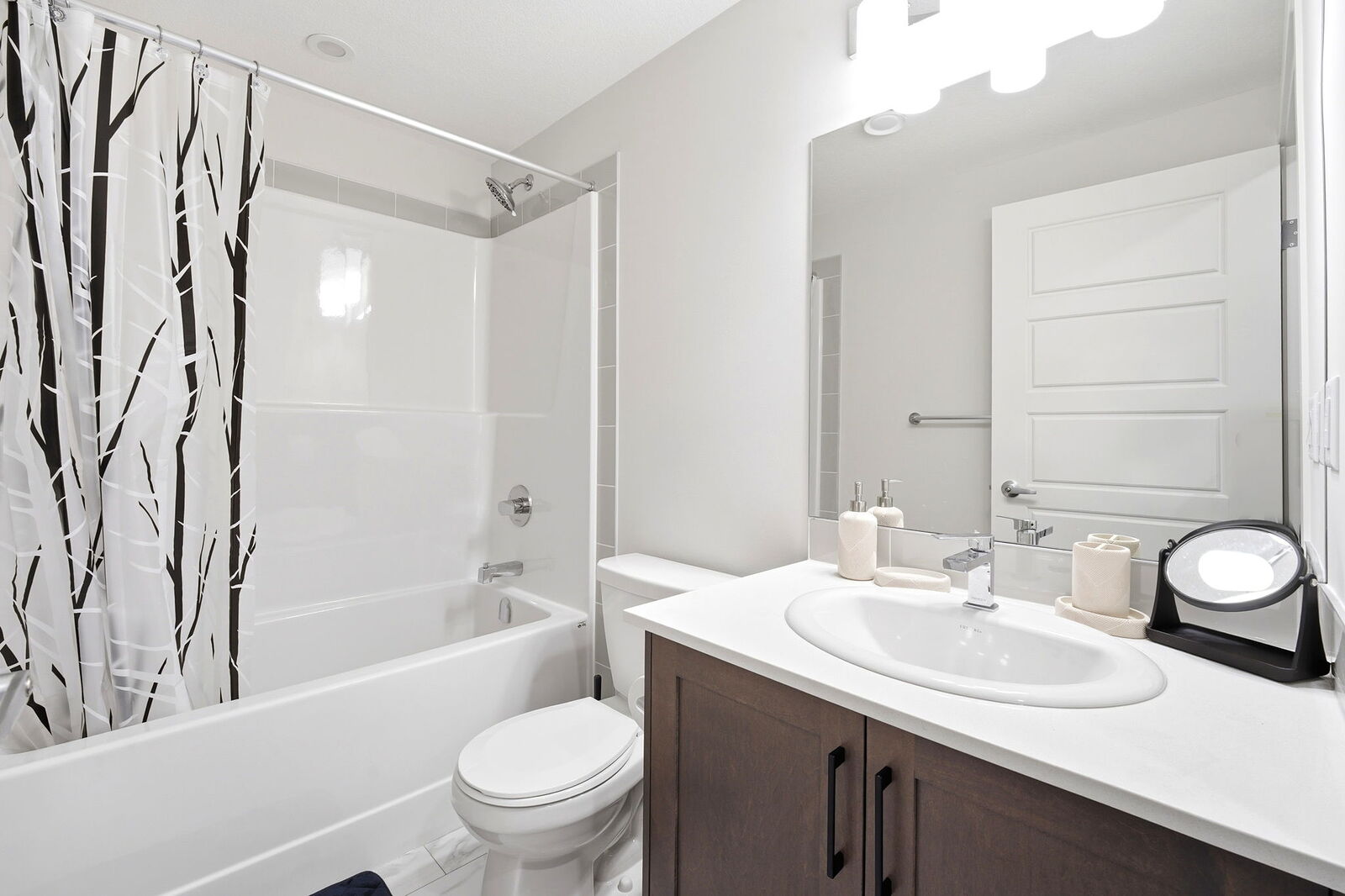 Calgary 1 bedroom Condo Unit for rent. Property photo: 736897-1