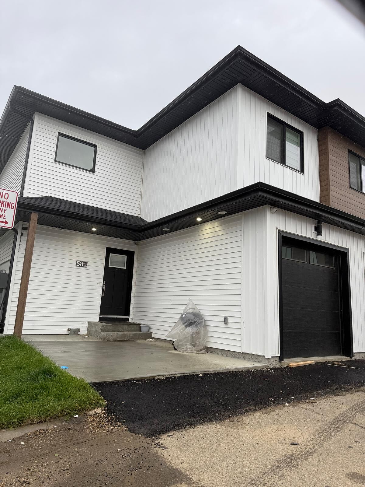 Edmonton 4 bedrooms Townhouse for rent. Property photo: 737041-1