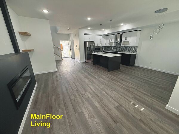 Edmonton 4 bedrooms Townhouse for rent. Property photo: 737041-3