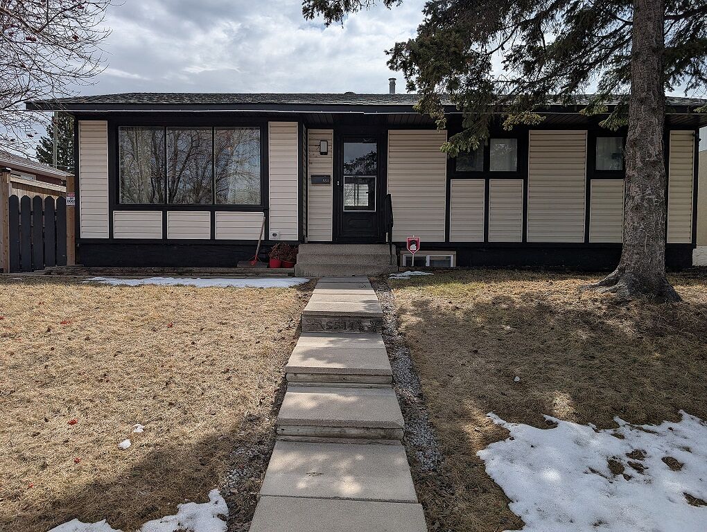 Calgary 2 bedrooms Main Floor for rent. Property photo: 737058-1