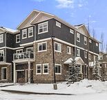 Evanston Corner Unit | 3 Bed + 1 Den | Attached Garage | Family Friendly