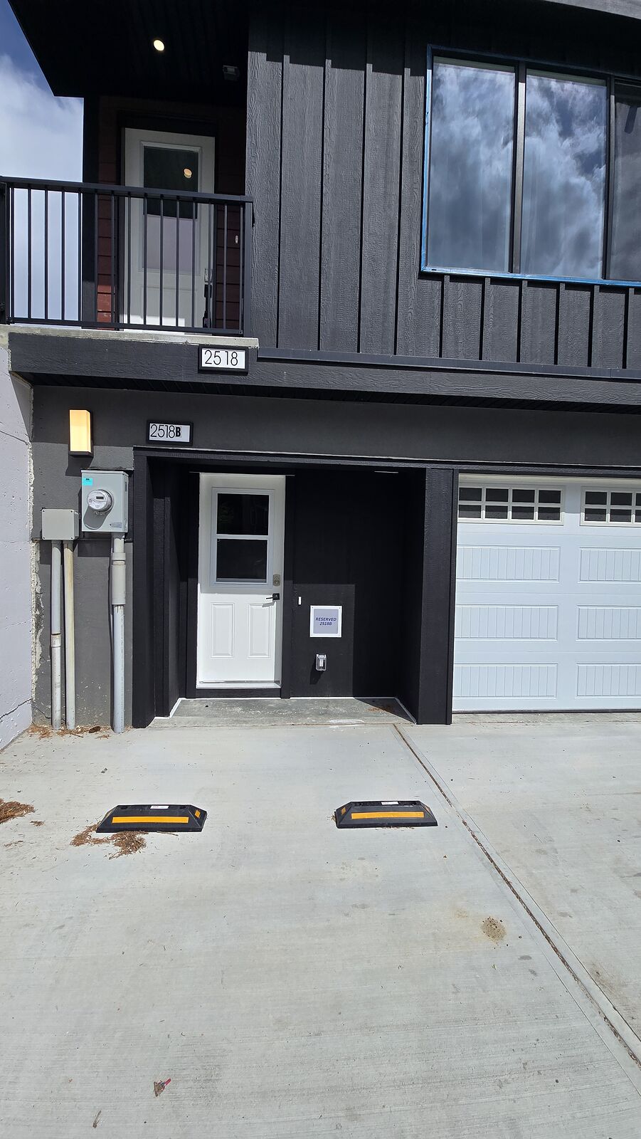 Calgary 1 bedroom Condo Unit for rent. Property photo: 737085-1