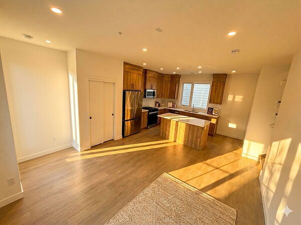 Calgary 3 bedrooms Townhouse for rent. Property photo: 737148-2