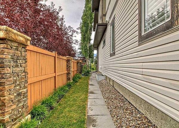 Calgary 2 + Den bedrooms House for rent. Property photo: 737227-2