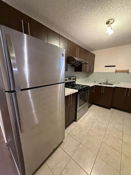 Calgary 2 + Den bedrooms House for rent. Property photo: 737227-3