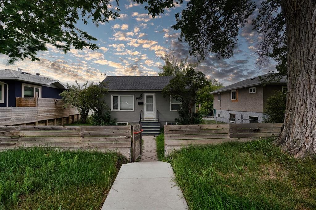 Calgary 1 bedroom Basement for rent. Property photo: 737307-1