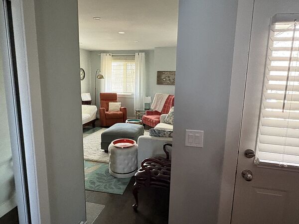 Calgary 1 bedroom Room For Rent for rent. Property photo: 737408-2