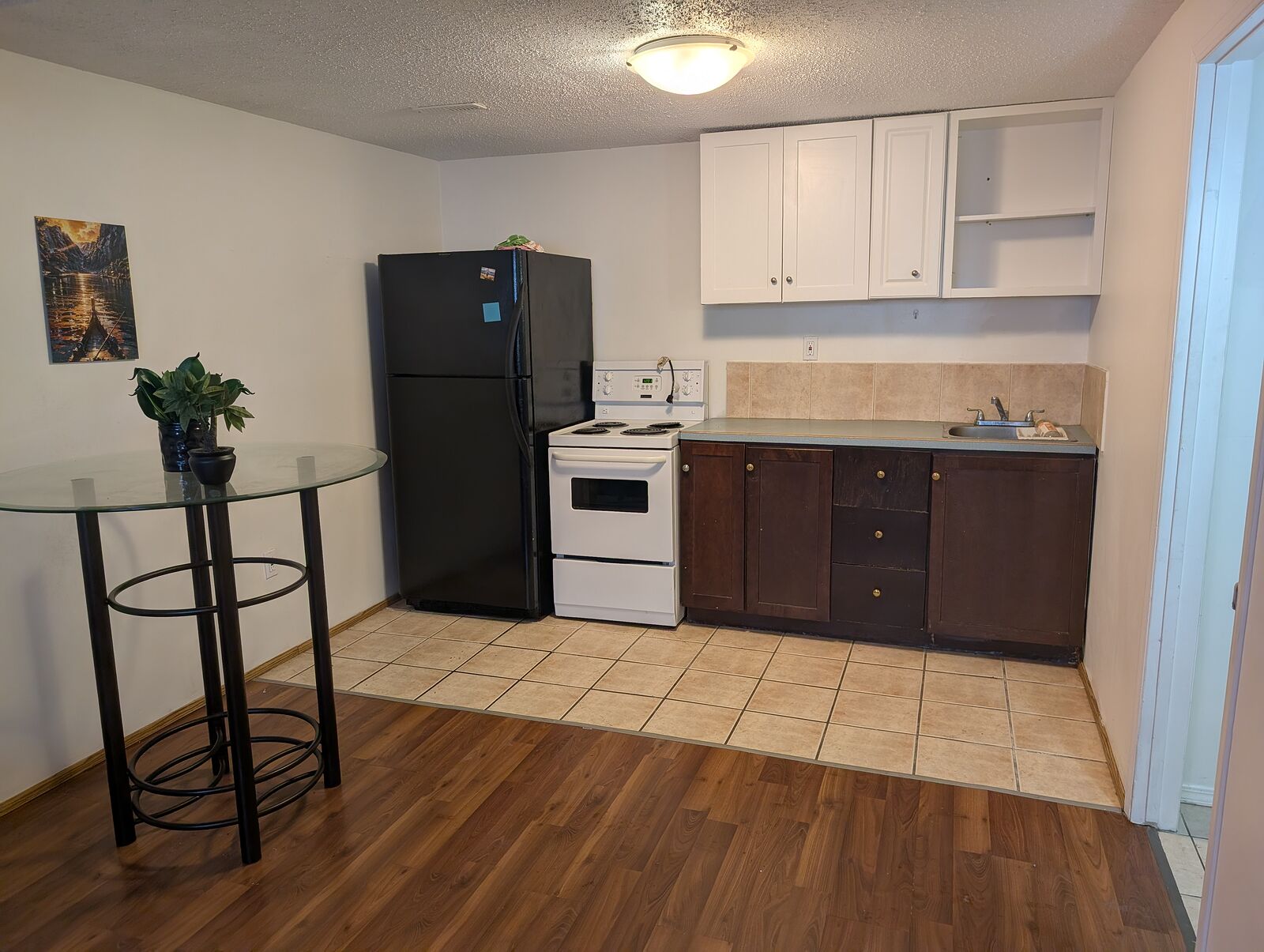 Calgary studio Duplex for rent. Property photo: 737410-1