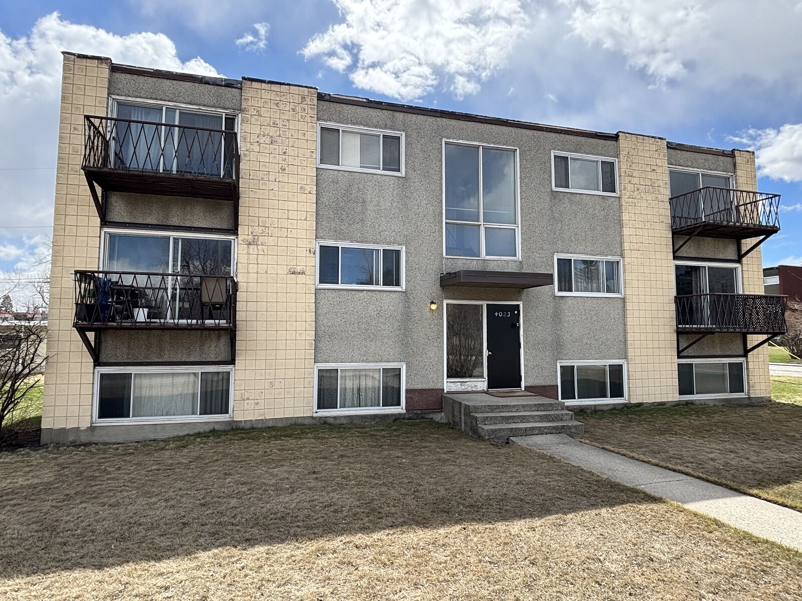 Calgary 2 bedrooms Condo Unit for rent. Property photo: 737441-1