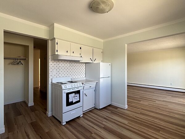 Calgary 2 bedrooms Condo Unit for rent. Property photo: 737441-2