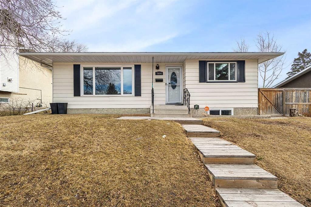 Calgary 3 bedrooms Basement for rent. Property photo: 737450-1