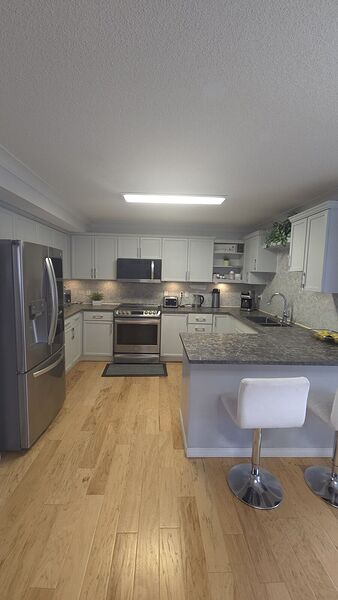 Calgary 3 bedrooms Main Floor for rent. Property photo: 737467-2