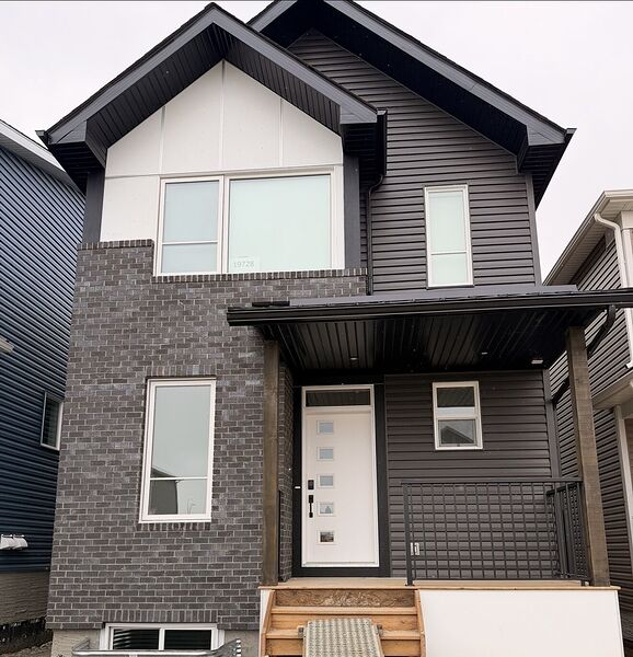 Calgary 4 bedrooms House for rent. Property photo: 737492-2
