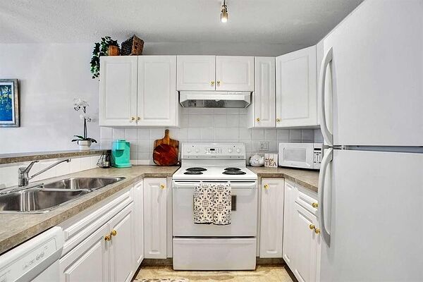 Calgary 1 bedroom Room For Rent for rent. Property photo: 737507-2