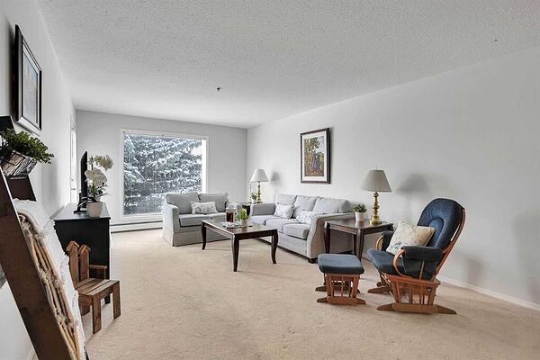 Calgary 1 bedroom Room For Rent for rent. Property photo: 737507-3