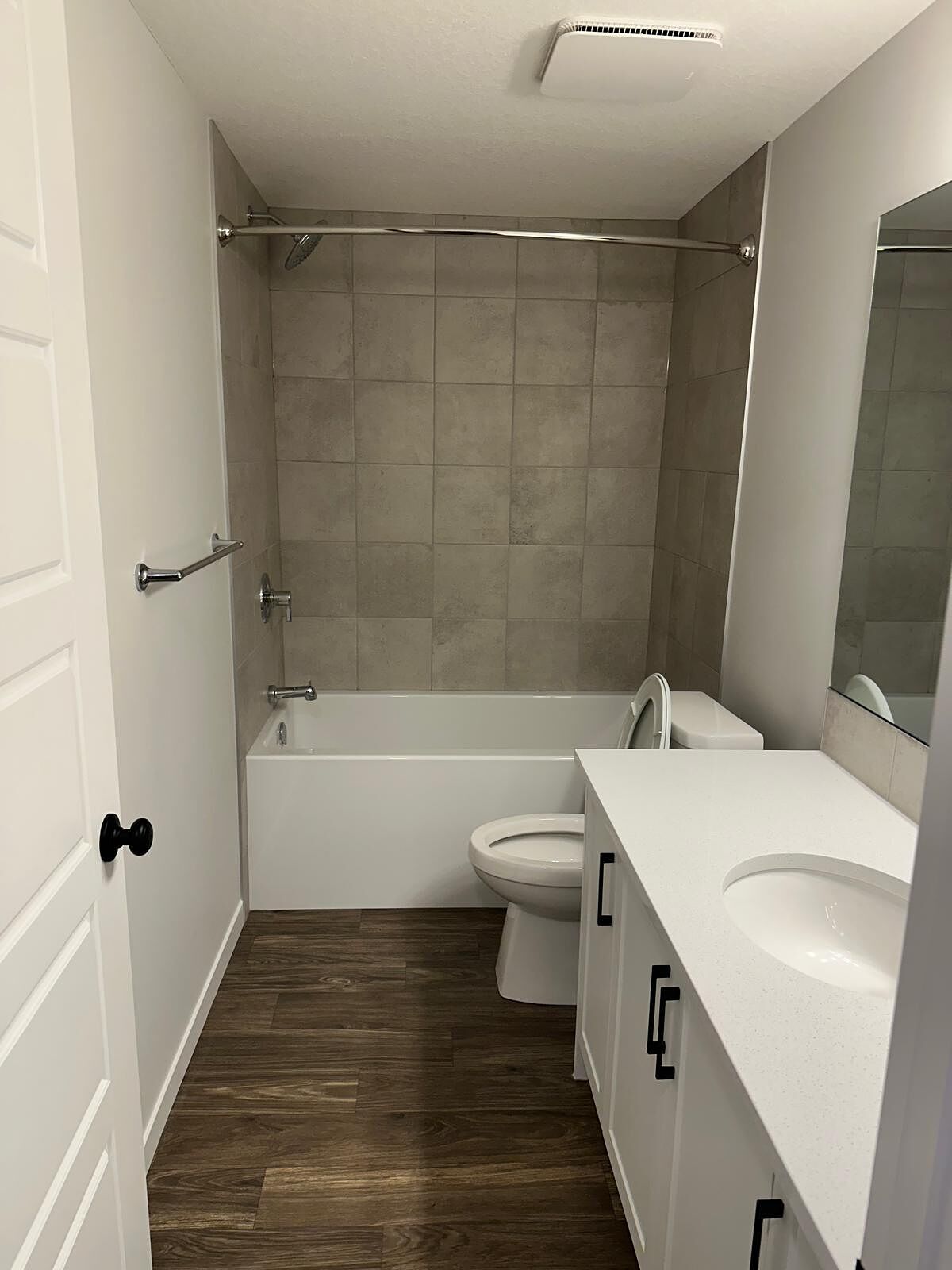 Calgary 2 + Den bedrooms Basement for rent. Property photo: 737530-1