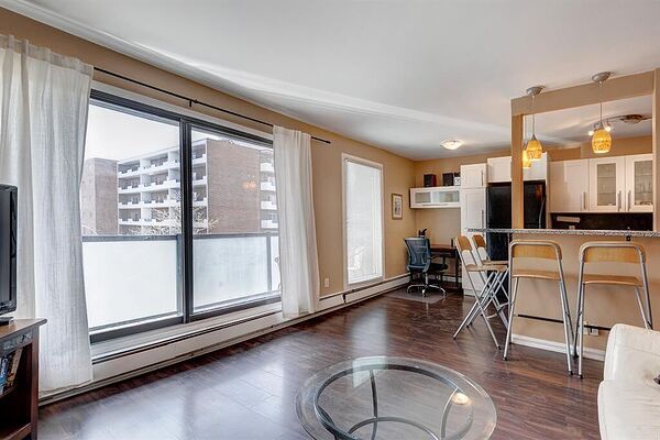 Calgary 1 + Den bedrooms Condo Unit for rent. Property photo: 737838-3