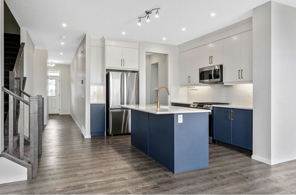 Calgary 3 bedrooms Townhouse for rent. Property photo: 737840-1