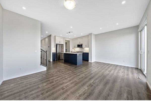 Calgary 3 bedrooms Townhouse for rent. Property photo: 737840-3