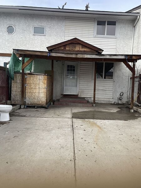 Calgary 4 bedrooms House for rent. Property photo: 737861-2